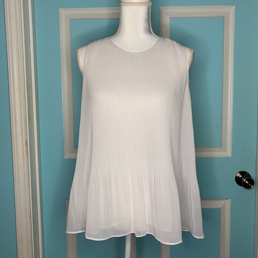 Calvin Klein Sleeveless White Pleated Blouse - S